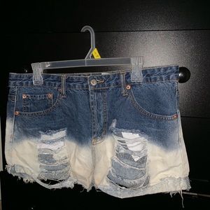 Bleach washed Jean Shorts